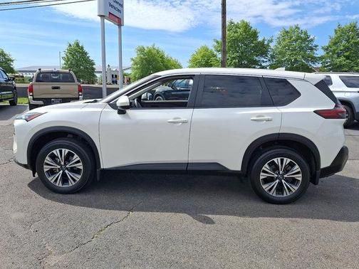 Pearl White Tricoat 2023 Nissan Rogue SV