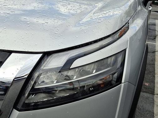 2025 Nissan Pathfinder S