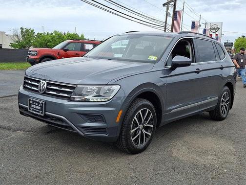 Platinum Gray Metallic 2R2r 2021 Volkswagen Tiguan 2.0T SE 4MOTION