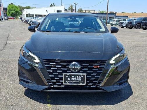 Super Black 2023 Nissan Altima 2.5 SR