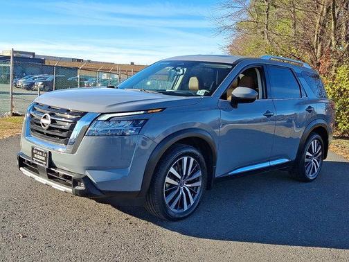 2022 Nissan Pathfinder Platinum