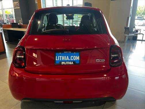 2024 FIAT 500e Base