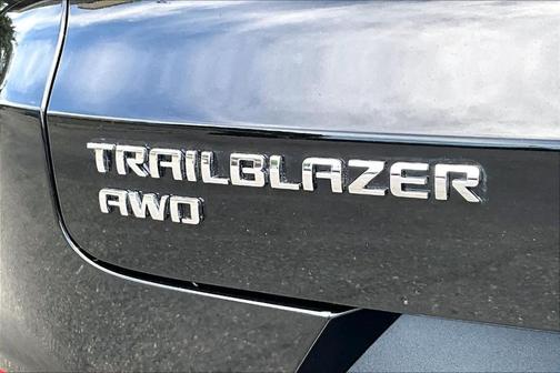Mosaic Black Metallic 2023 Chevrolet Trailblazer LT