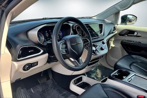 2023 Chrysler Pacifica Touring-L