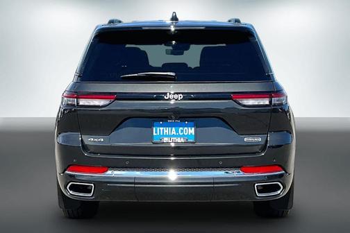 Rocky Mountain Pearlcoat 2024 Jeep Grand Cherokee Overland