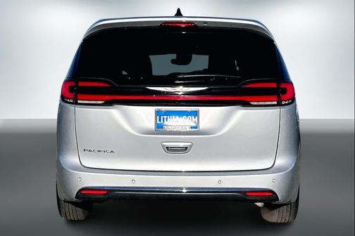 2024 Chrysler Pacifica Touring-L