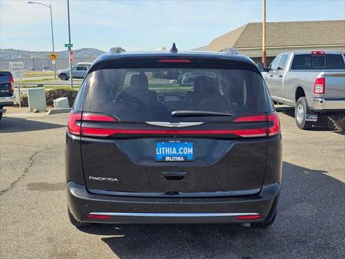 2021 Chrysler Pacifica Touring-L