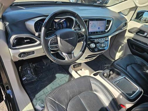2021 Chrysler Pacifica Touring-L