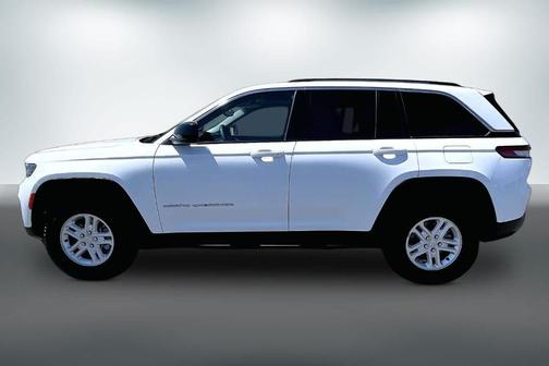 Bright White 2023 Jeep Grand Cherokee Laredo