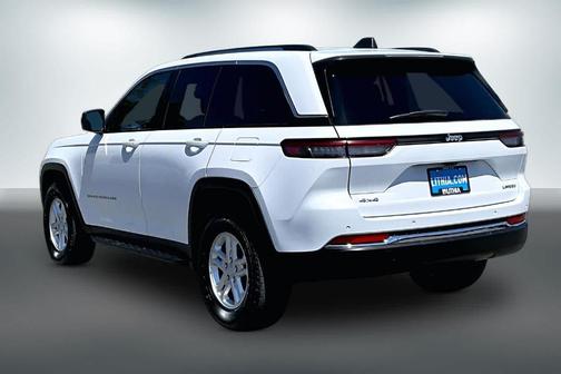 Bright White 2023 Jeep Grand Cherokee Laredo
