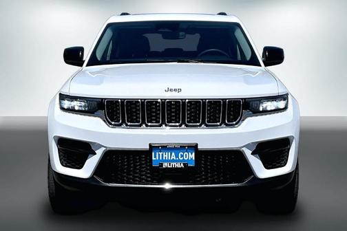 Bright White 2023 Jeep Grand Cherokee Laredo
