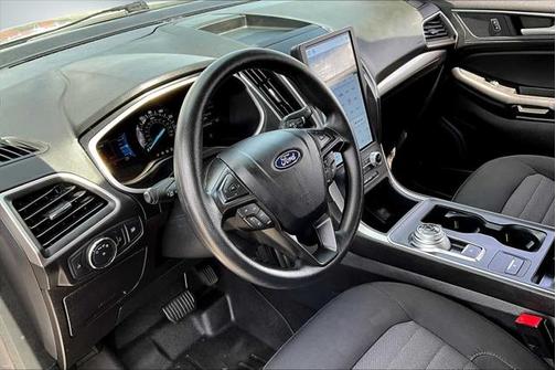 2021 Ford Edge SE
