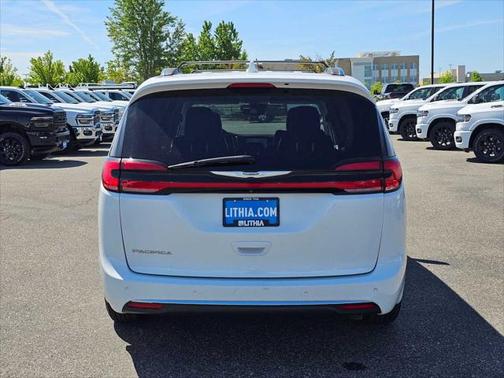 2021 Chrysler Pacifica Touring-L