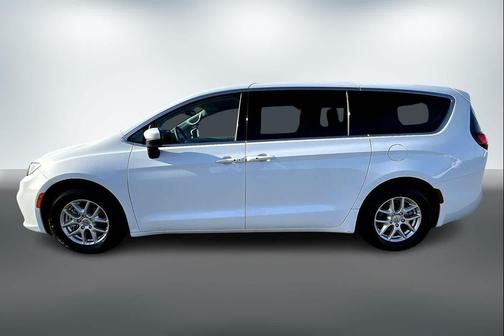 2023 Chrysler Pacifica Touring-L