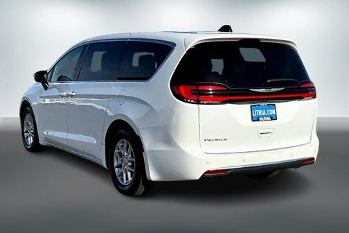 2023 Chrysler Pacifica Touring-L