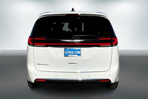 2023 Chrysler Pacifica Touring-L