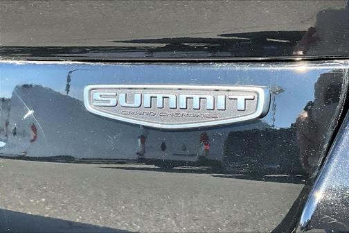 Diamond Black 2021 Jeep Grand Cherokee L Summit