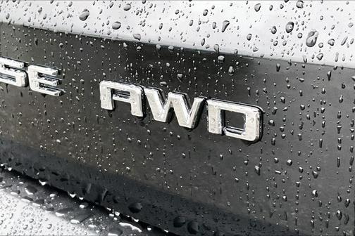 Mosaic Black Metallic 2025 Chevrolet Traverse LT