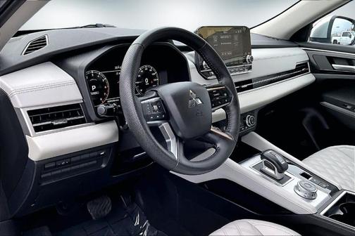 2024 Mitsubishi Outlander SEL