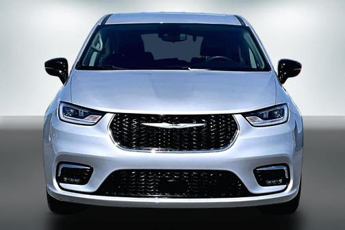 Silver Mist Clearcoat 2024 Chrysler Pacifica Touring-L