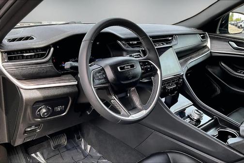 Metallic 2024 Jeep Grand Cherokee L Limited