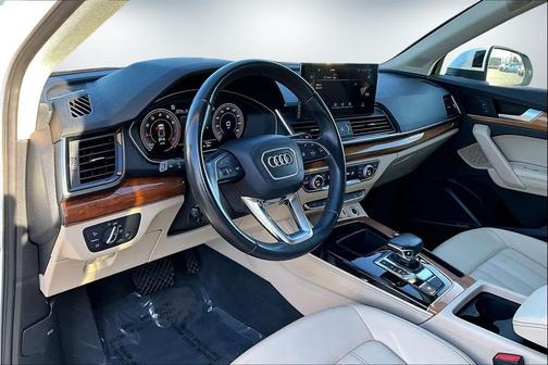 2023 Audi Q5 45 S line Premium Plus