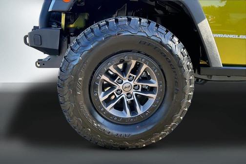 Rescue Green Metallic 2010 Jeep Wrangler Rubicon