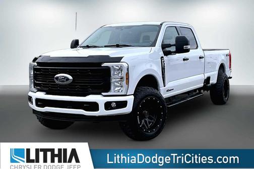 Oxford White 2024 Ford F-350 XLT