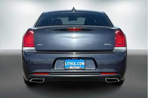 2018 Chrysler 300 S