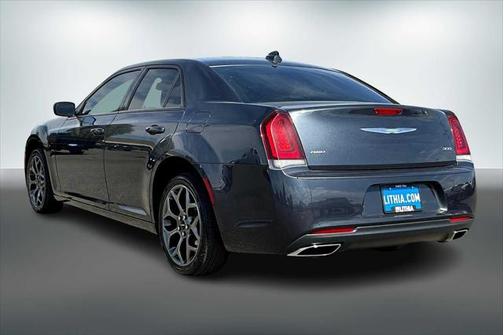 2018 Chrysler 300 S