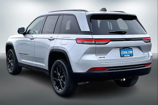 2025 Jeep Grand Cherokee Laredo