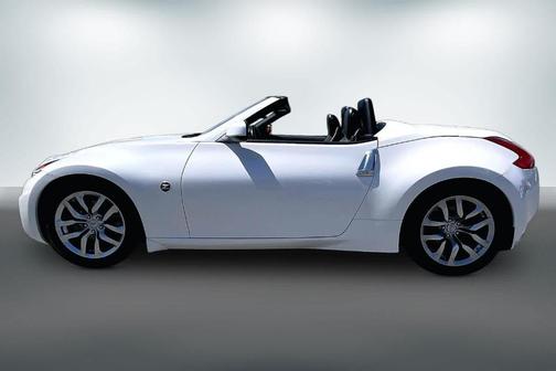 Pearl White 2013 Nissan 370Z Touring