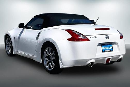 Pearl White 2013 Nissan 370Z Touring