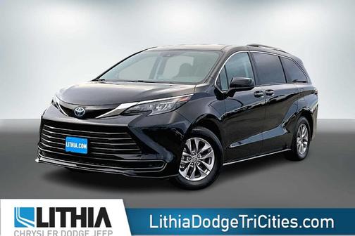 2024 Toyota Sienna LE