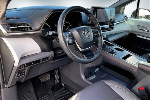 2024 Toyota Sienna XSE