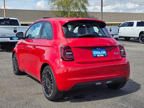 2024 FIAT 500e Base