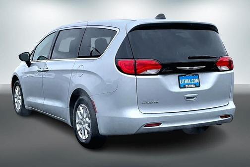 2024 Chrysler Voyager LX