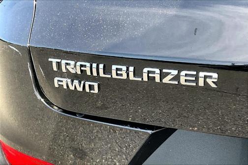 Mosaic Black Metallic 2024 Chevrolet Trailblazer LT