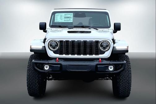Bright White Clearcoat 2026 Jeep Wrangler Rubicon