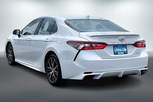 Ice Edge 2023 Toyota Camry SE