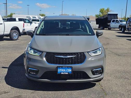 2023 Chrysler Pacifica Touring-L