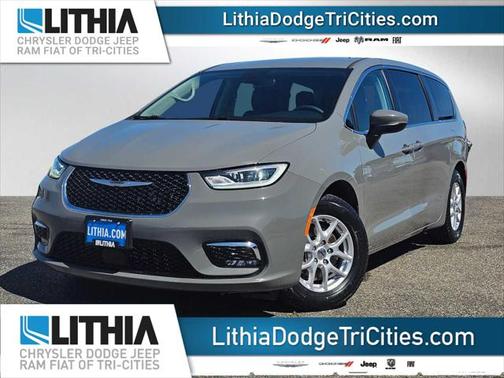 2023 Chrysler Pacifica Touring-L