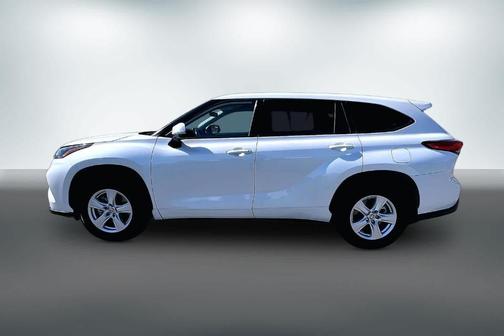 Wind Chill Pearl 2022 Toyota Highlander LE