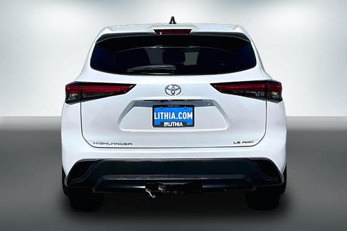 Wind Chill Pearl 2022 Toyota Highlander LE