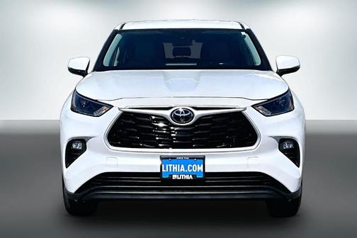 Wind Chill Pearl 2022 Toyota Highlander LE