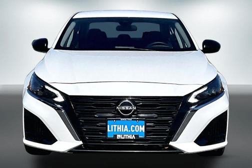 Glacier White 2025 Nissan Altima SV