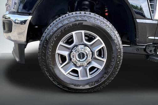 Agate Black Metallic 2025 Ford F-350 Lariat Super Duty