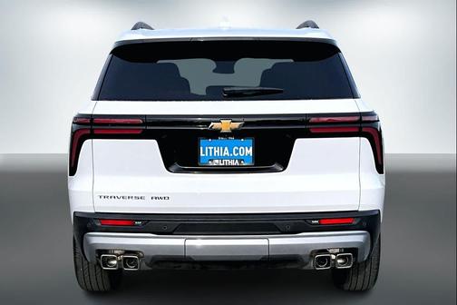 2025 Chevrolet Traverse LT
