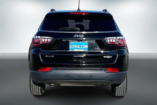 Diamond Black 2025 Jeep Compass Latitude