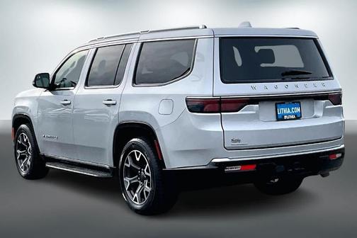 2023 Jeep Wagoneer Base